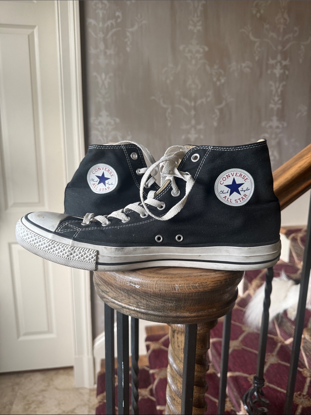 CONVERSE CHUCK TAYLOR ALL STAR men’s size 13 high tops good condition